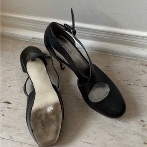 Vintage GUESS by Marciano leather stilettos!